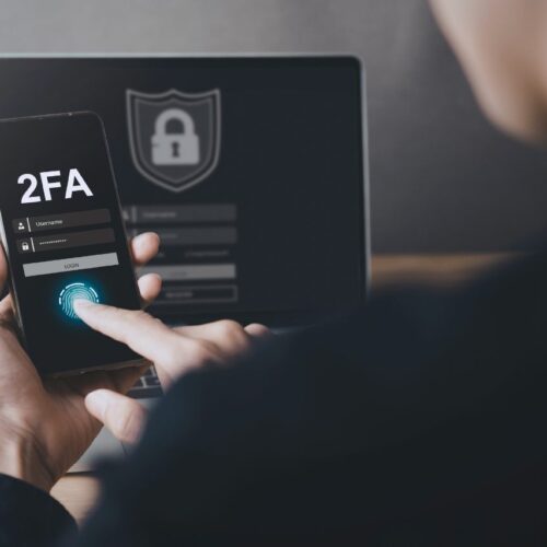 Uwierzytelnianie dwuskładnikowe – dlaczego jest tak ważne?